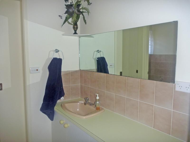 1 Clare Crescent, Batehaven NSW 2536