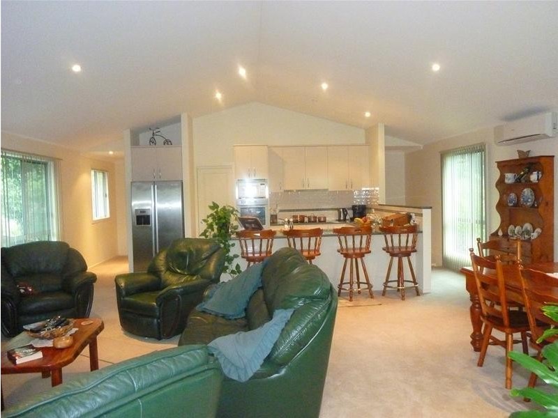 2/3A Eric Fenning Drive, Surf Beach NSW 2536