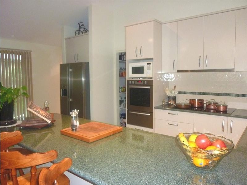 2/3A Eric Fenning Drive, Surf Beach NSW 2536
