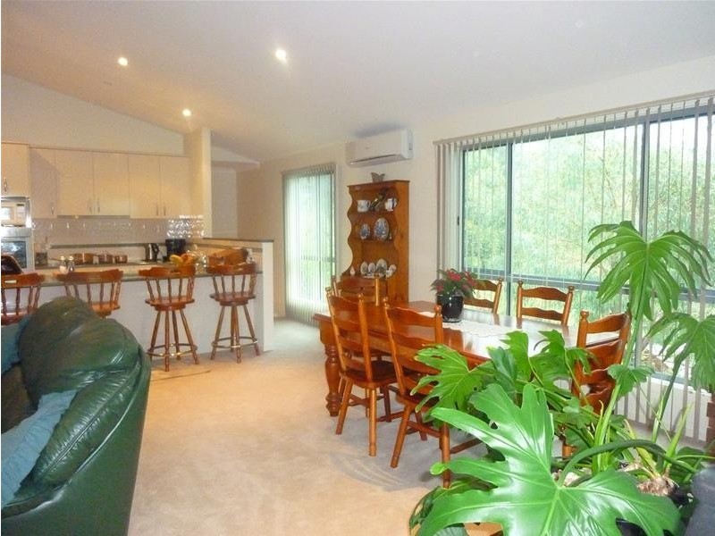 2/3A Eric Fenning Drive, Surf Beach NSW 2536