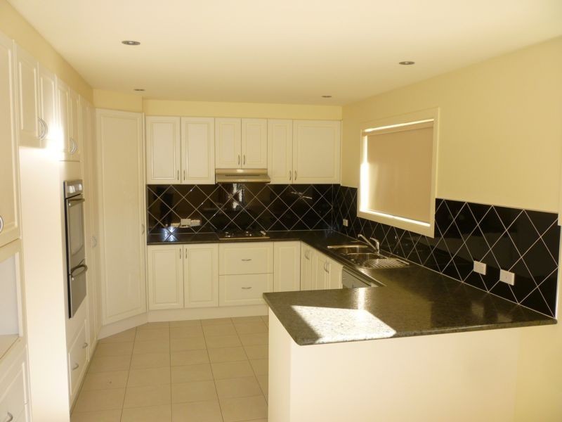 19 Cors Parade, North Batemans Bay NSW 2536