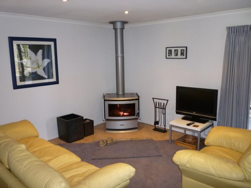 6 Burri Palm Way, Surfside NSW 2536