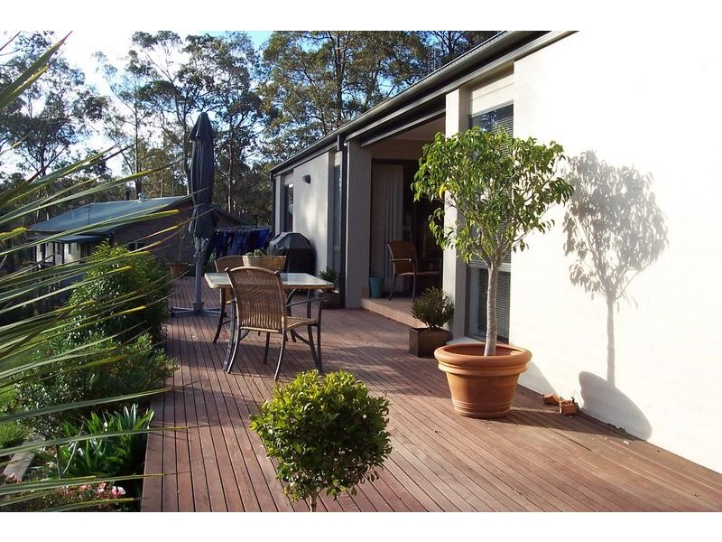 6 Burri Palm Way, Surfside NSW 2536