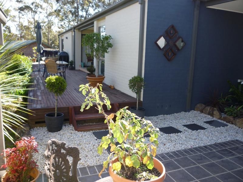 6 Burri Palm Way, Surfside NSW 2536