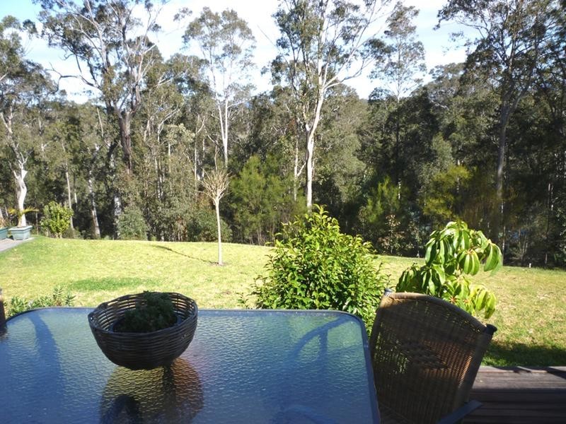 6 Burri Palm Way, Surfside NSW 2536