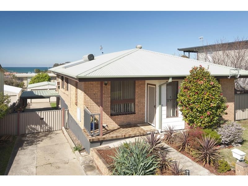 13 Grantham Road, Batehaven NSW 2536