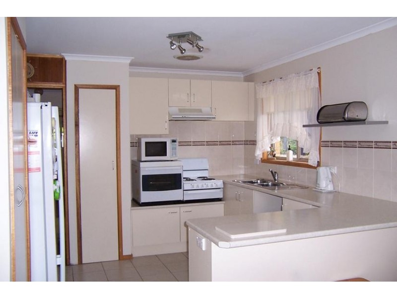 41 Timbara Crescent, Surfside NSW 2536