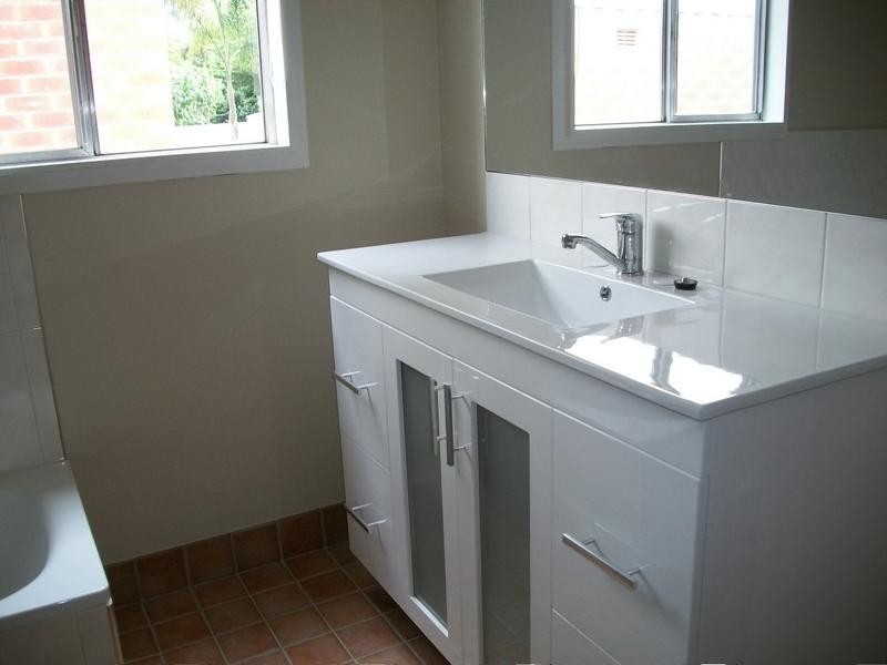 16 Matthew Parade, Batehaven NSW 2536