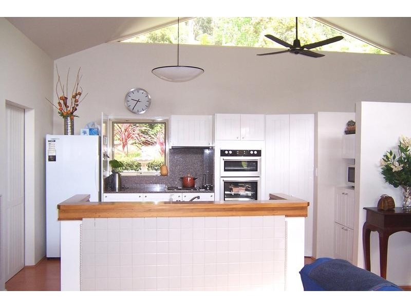 8 Figtree Close, Surf Beach NSW 2536