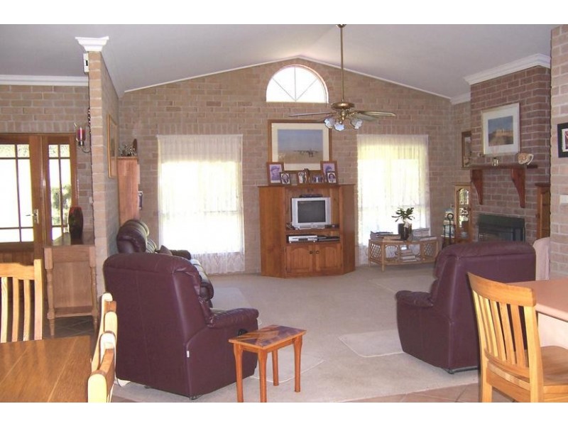 3 Riverlink Road, Mossy Point NSW 2537