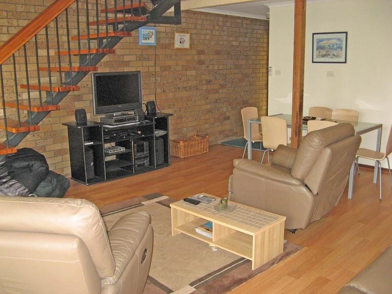 8/1 Calton Road, Batehaven NSW 2536