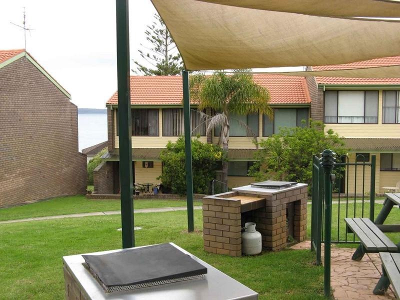 8/1 Calton Road, Batehaven NSW 2536