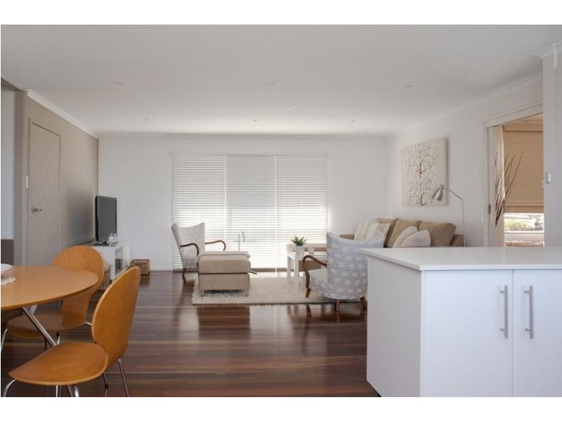 25 Bronte Crescent, Sunshine Bay NSW 2536
