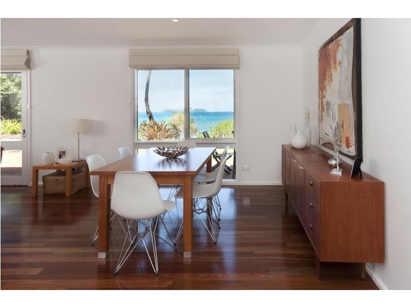 25 Bronte Crescent, Sunshine Bay NSW 2536