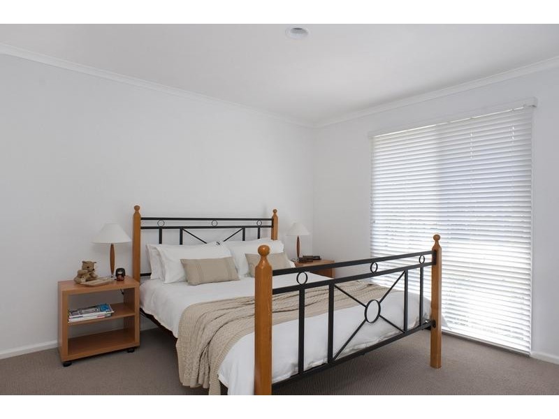 25 Bronte Crescent, Sunshine Bay NSW 2536