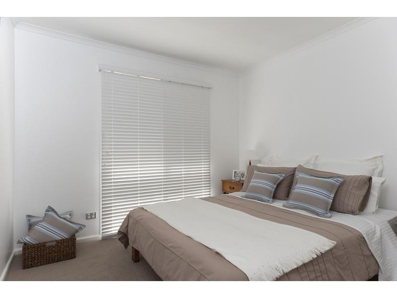 25 Bronte Crescent, Sunshine Bay NSW 2536