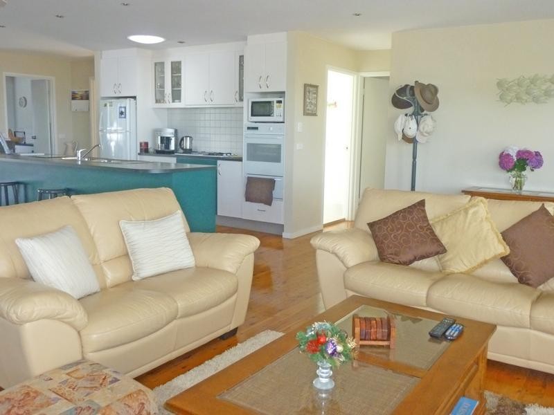 10 Fauna Avenue, Long Beach NSW 2536