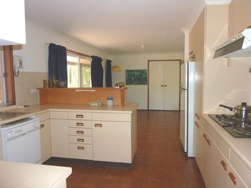 14 Barlings Drive, Tomakin NSW 2537