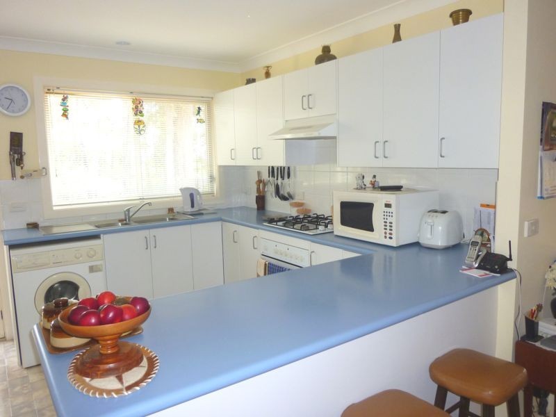 2/8 Lawson Place, Sunshine Bay NSW 2536