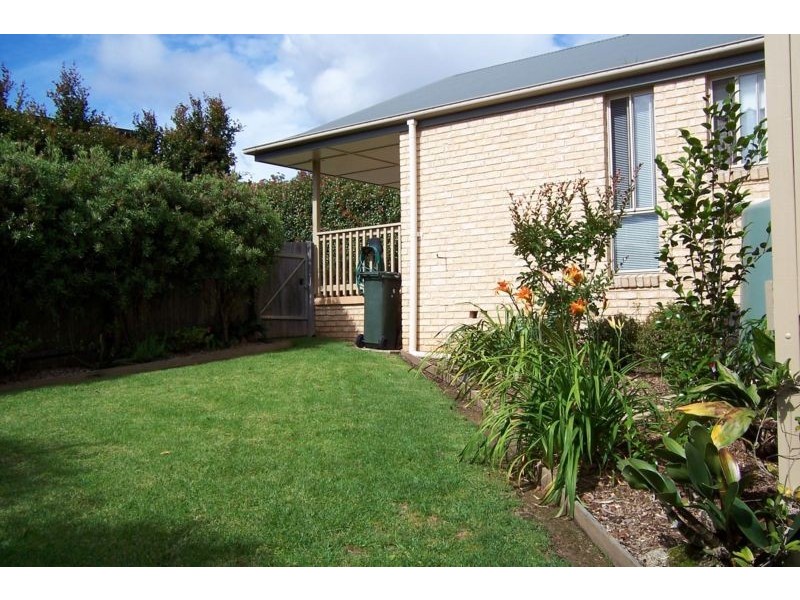 2/8 Lawson Place, Sunshine Bay NSW 2536