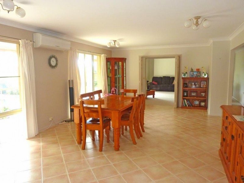 75 Eric Fenning Drive, Surf Beach NSW 2536
