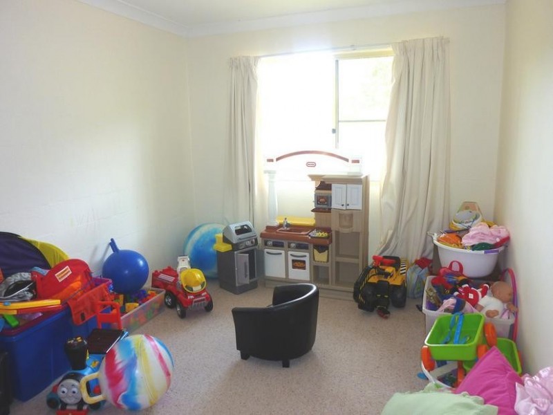 75 Eric Fenning Drive, Surf Beach NSW 2536