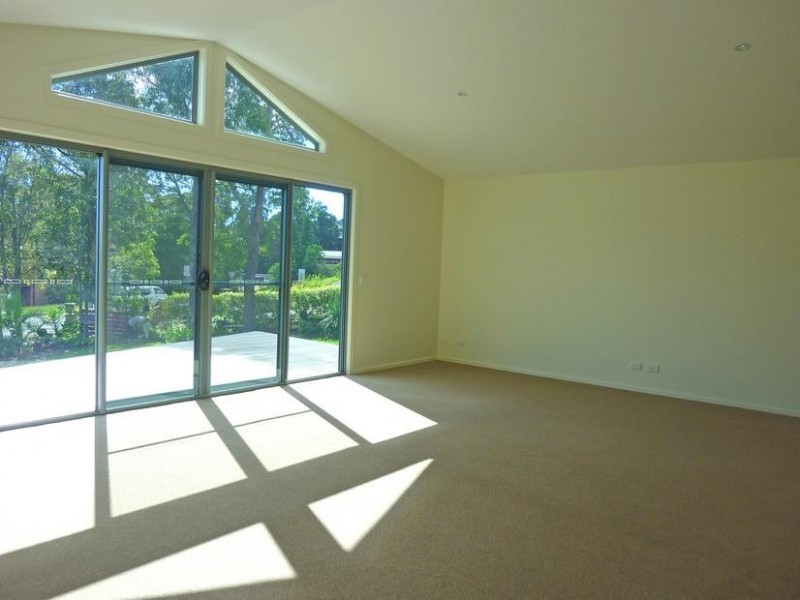 2/3 Eric Fenning Drive, Surf Beach NSW 2536