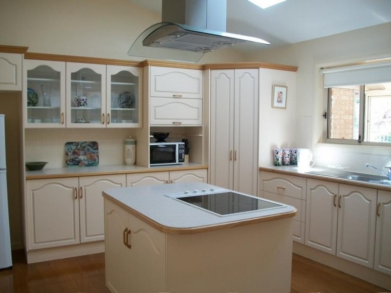 40 Thomas Mitchell Crescent, Sunshine Bay NSW 2536