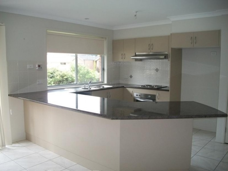 18 Canning Crescent, Sunshine Bay NSW 2536
