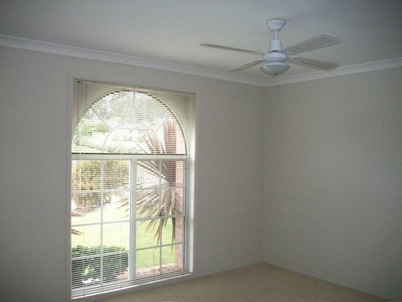 18 Canning Crescent, Sunshine Bay NSW 2536