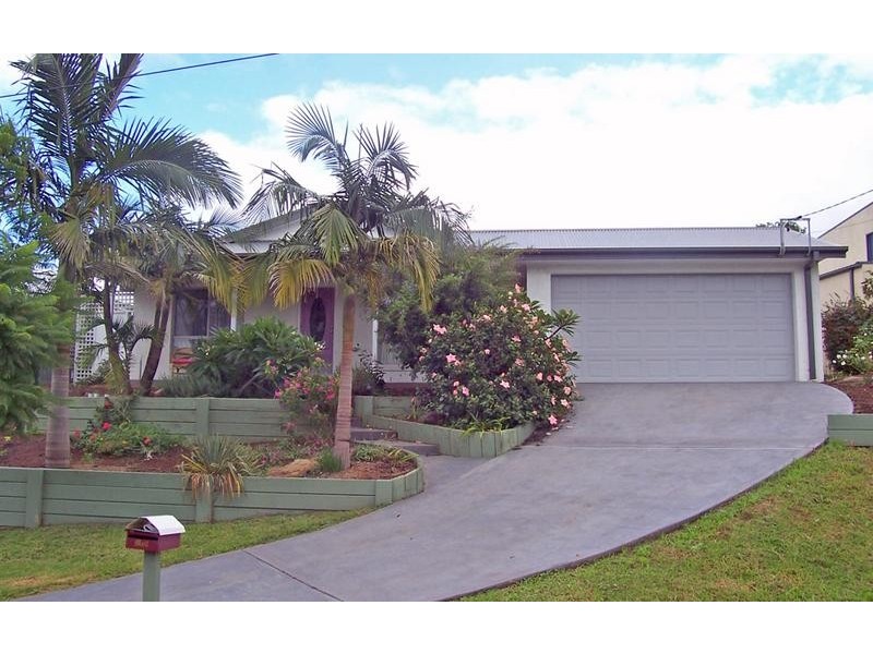 4 Johnson Place, Surf Beach NSW 2536