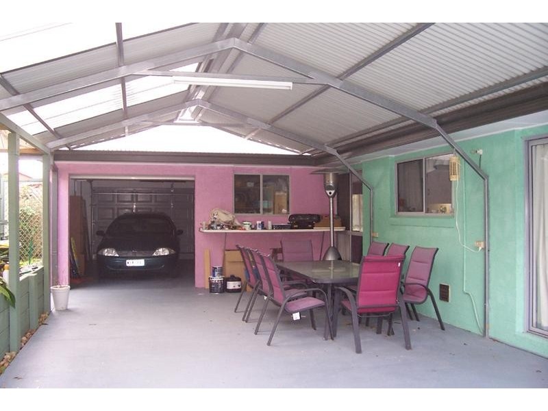 4 Johnson Place, Surf Beach NSW 2536