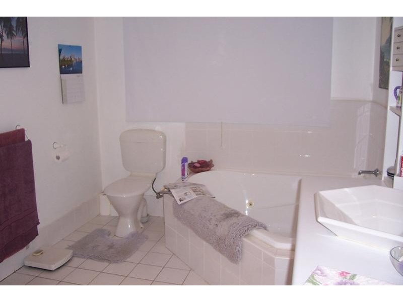 4 Johnson Place, Surf Beach NSW 2536