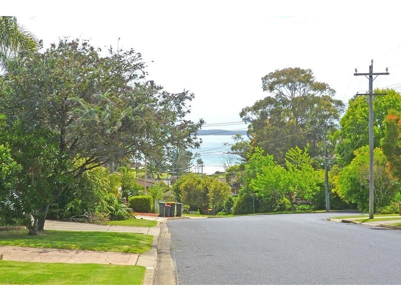 17 Ocean Avenue, Surf Beach NSW 2536