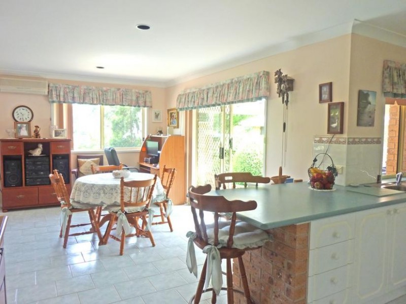 17 Ocean Avenue, Surf Beach NSW 2536