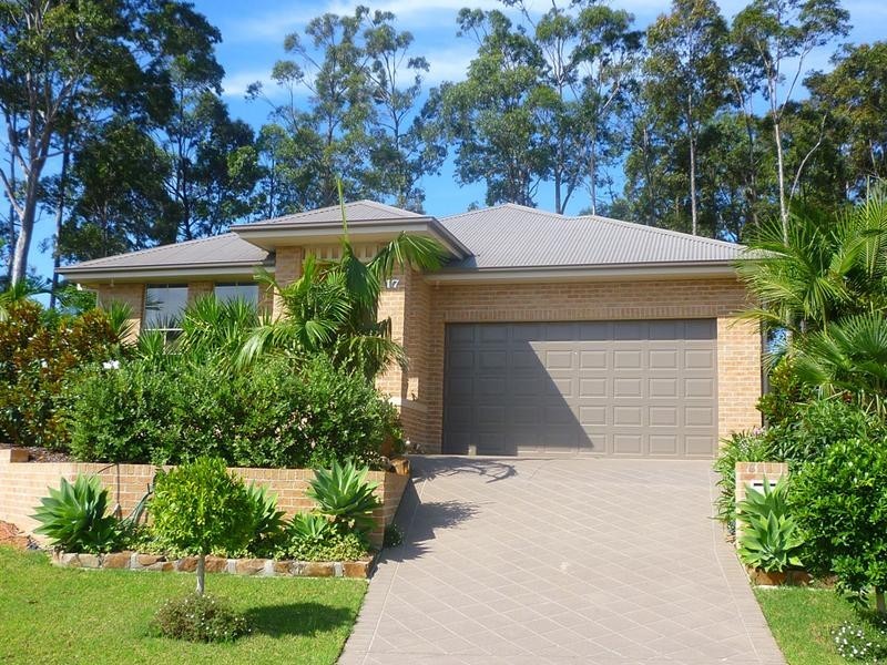17 Batman Place, Sunshine Bay NSW 2536