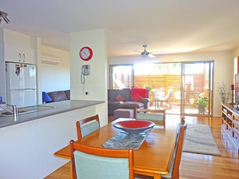 45B Karoola Crescent, Surfside NSW 2536