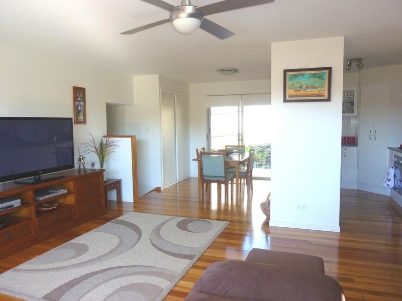 45B Karoola Crescent, Surfside NSW 2536
