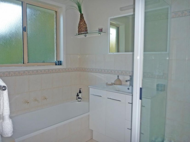 5 Wentworth Avenue, Sunshine Bay NSW 2536