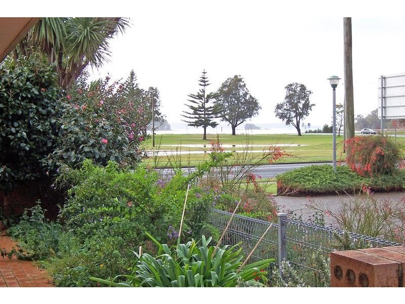 2/212 Beach Road, Batehaven NSW 2536