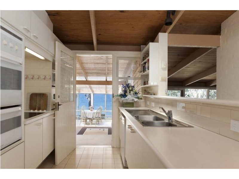 2 Billabong Place, Surf Beach NSW 2536