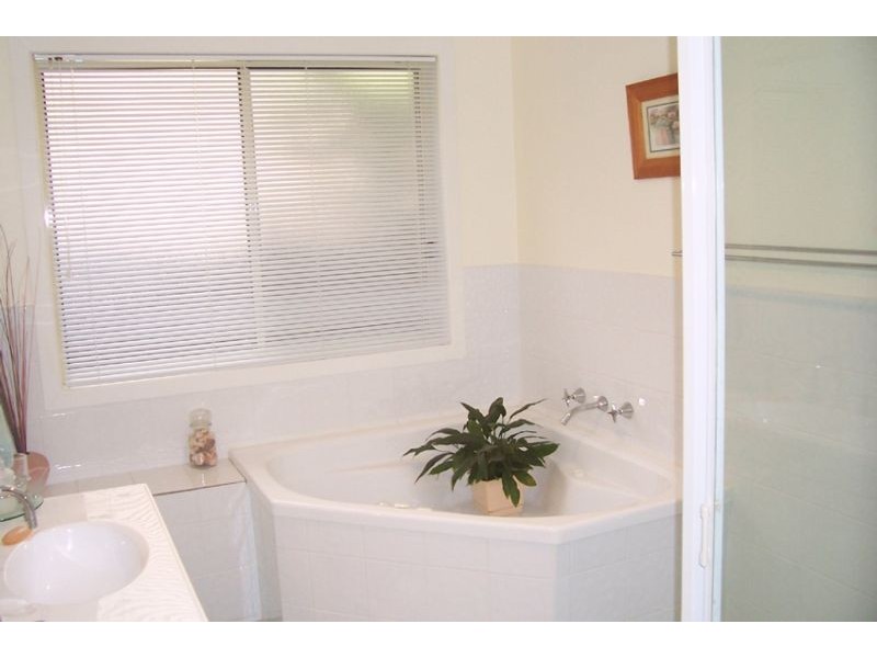 15 Dominic Drive, Batehaven NSW 2536