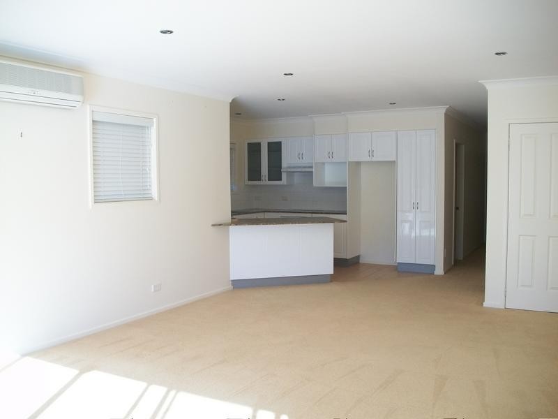 8/10 Edgewood Place, Denhams Beach NSW 2536