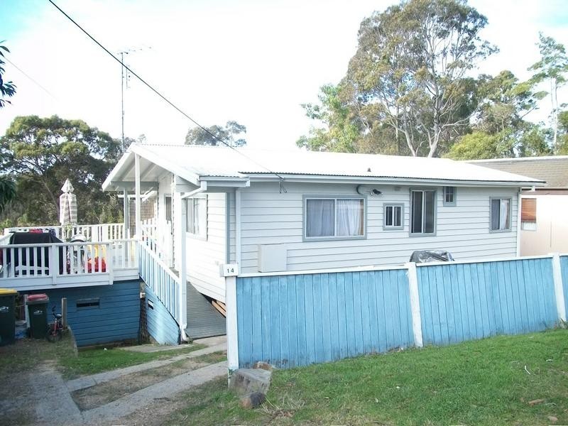 14 Berrima Parade, Surfside NSW 2536