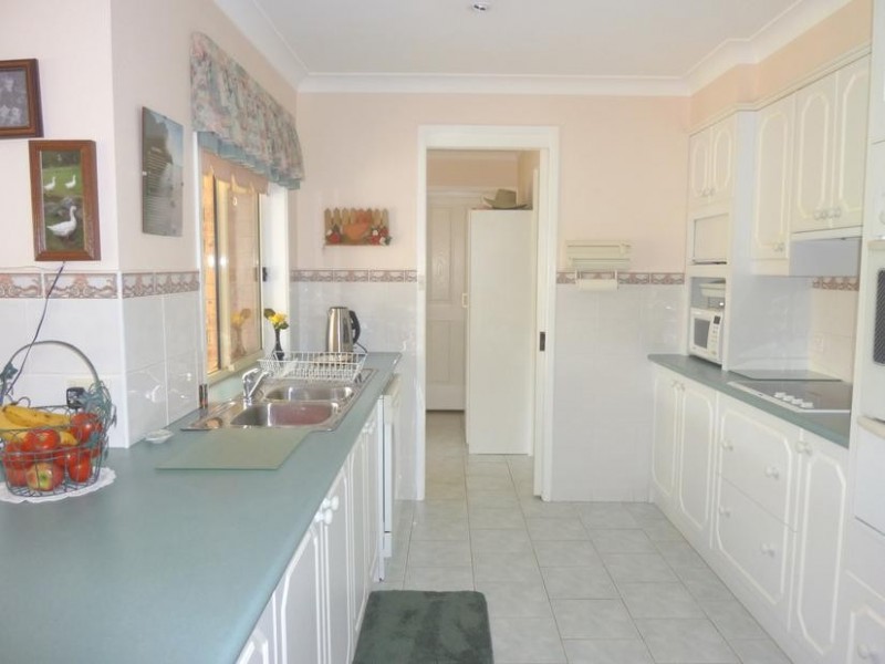 17 Ocean Avenue, Surf Beach NSW 2536