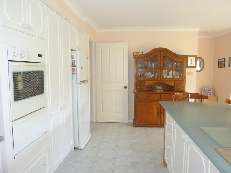 17 Ocean Avenue, Surf Beach NSW 2536