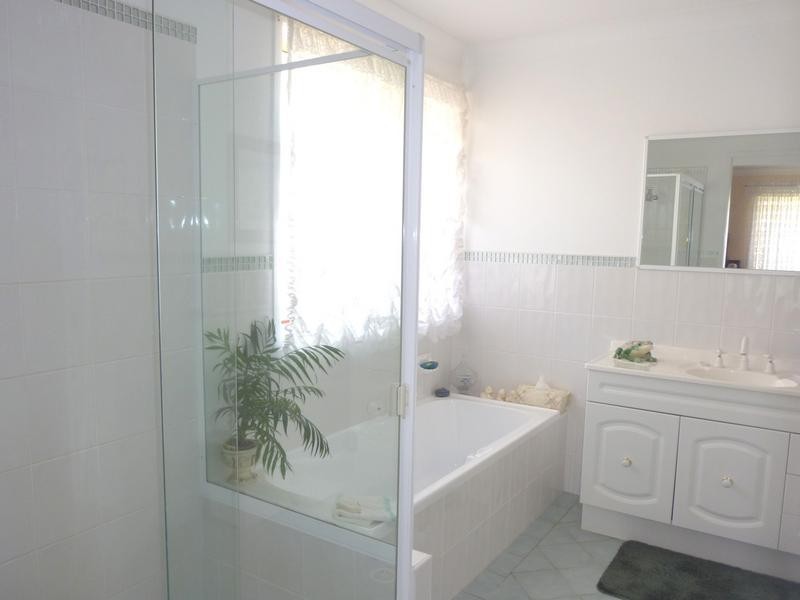 17 Ocean Avenue, Surf Beach NSW 2536