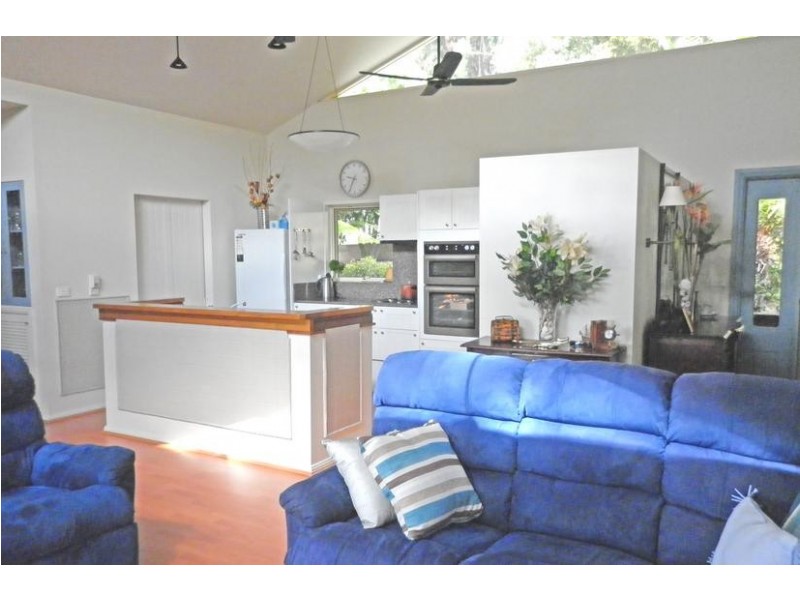 8 Figtree Close, Surf Beach NSW 2536