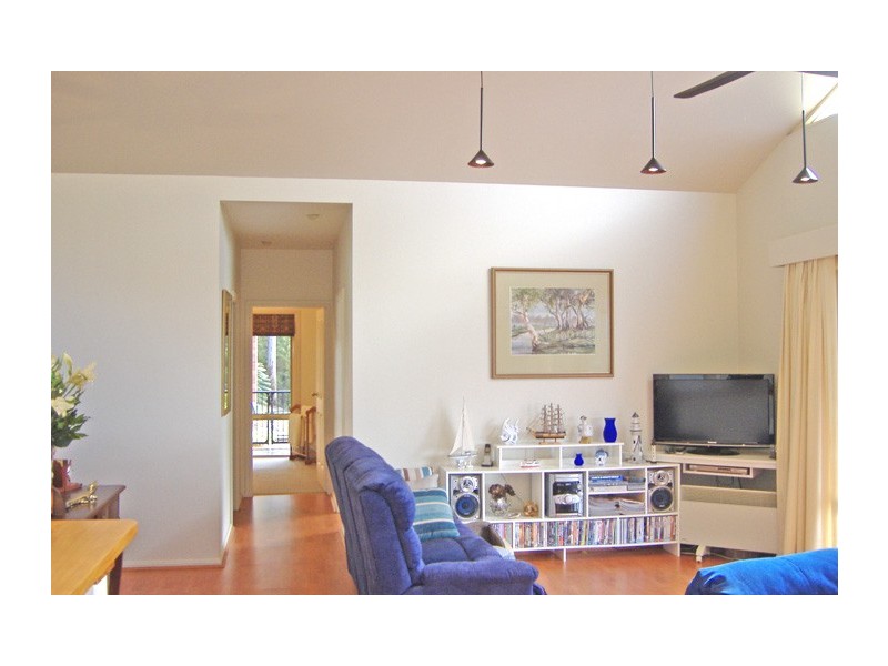 8 Figtree Close, Surf Beach NSW 2536