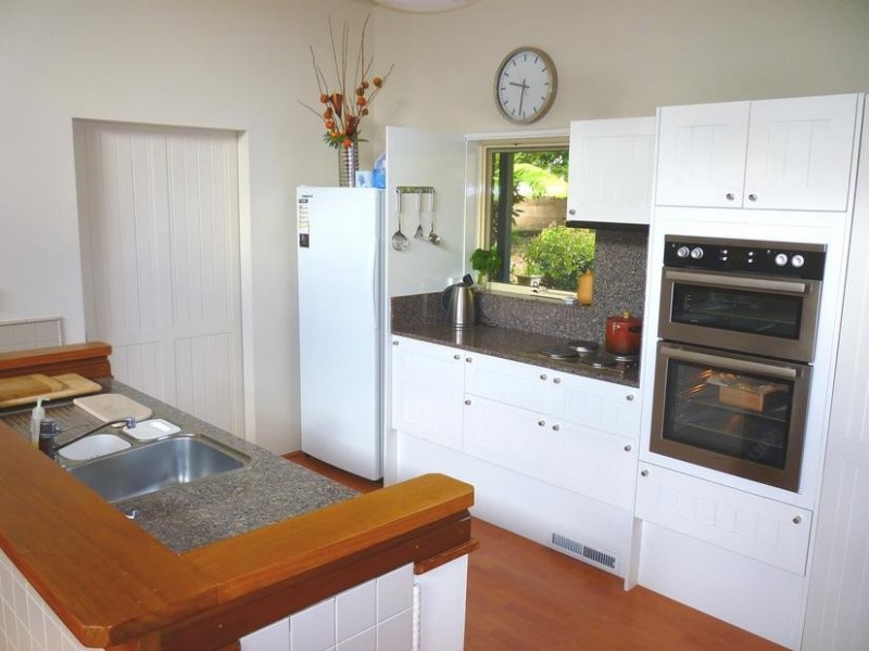 8 Figtree Close, Surf Beach NSW 2536